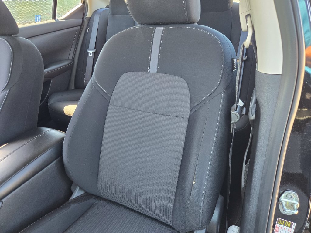Used 2024 Nissan Sentra SV FWD image 14