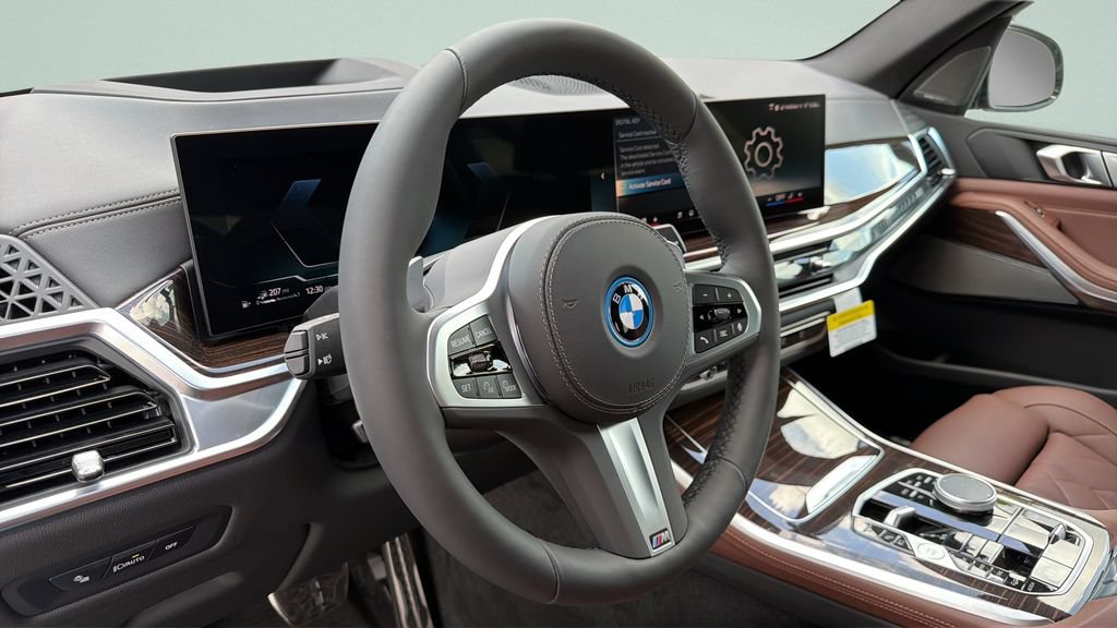 Certified 2026 BMW X5 xDrive50e w/ M Sport Package AWD/4WD image 13