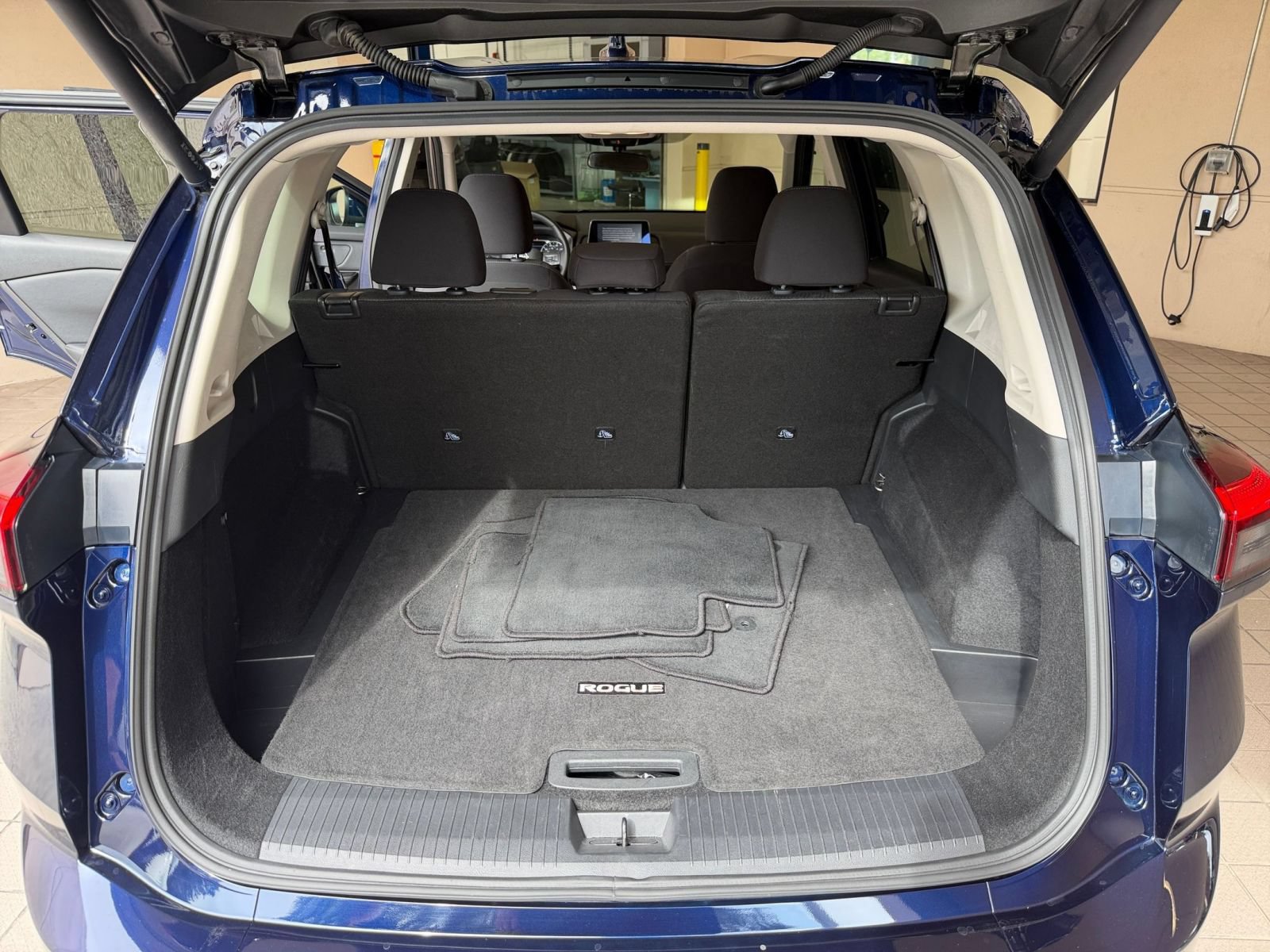 Used 2026 Nissan Rogue SV FWD image 26