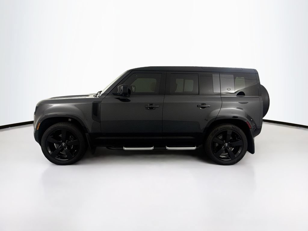 Certified 2024 Land Rover Defender 110 V8 AWD/4WD image 7