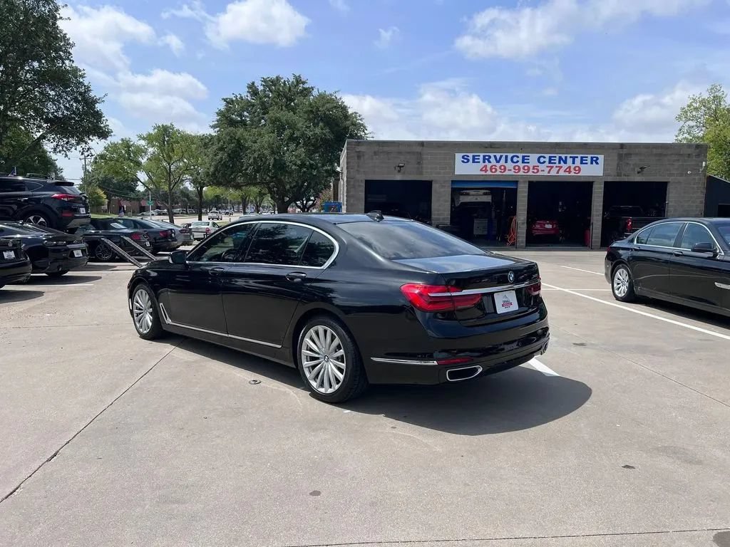 Used 2018 BMW 740i RWD image 9