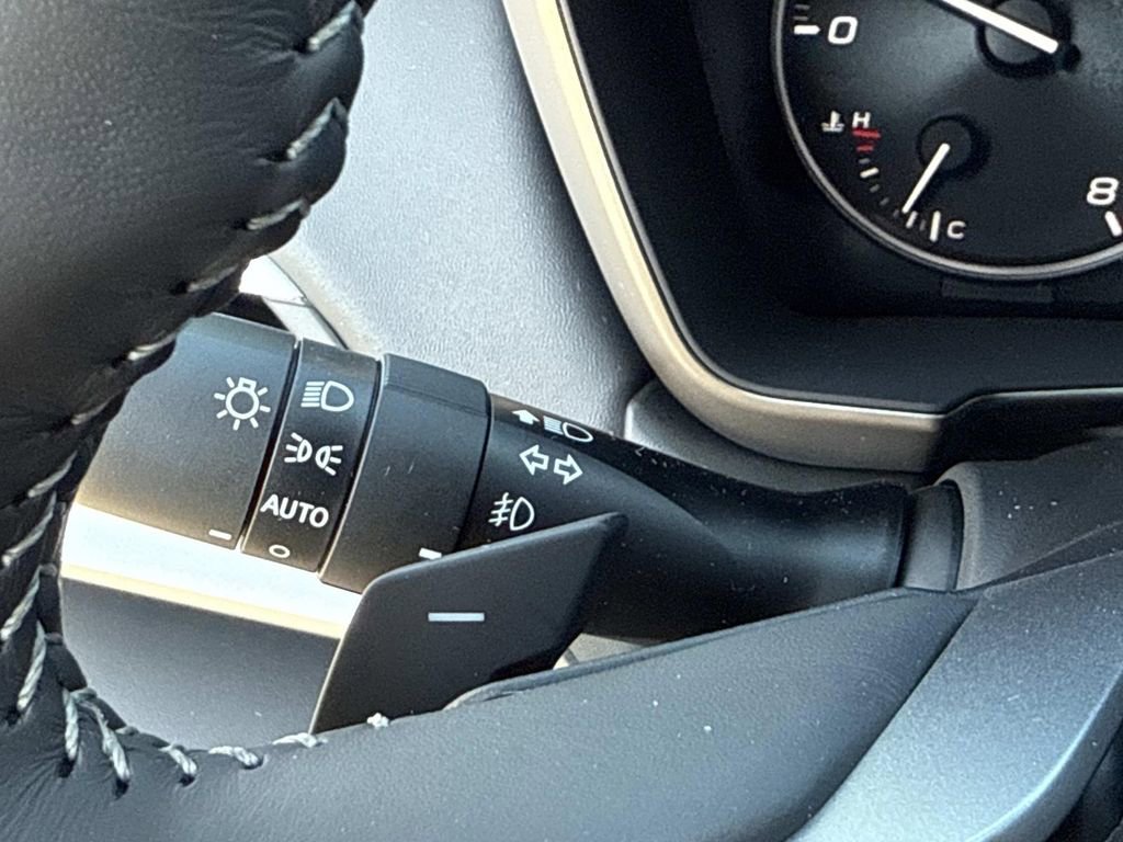 New 2025 Subaru Outback Touring XT image 38