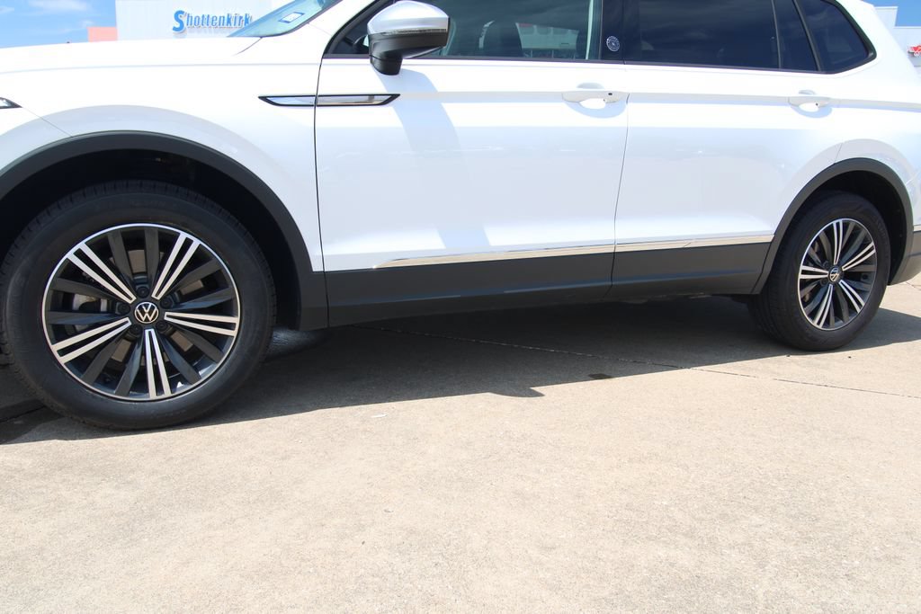 Used 2024 Volkswagen Tiguan Wolfsburg Edition AWD/4WD image 10