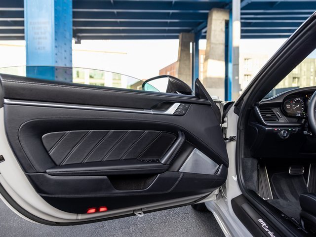 Used 2022 Porsche 911 Turbo S image 35