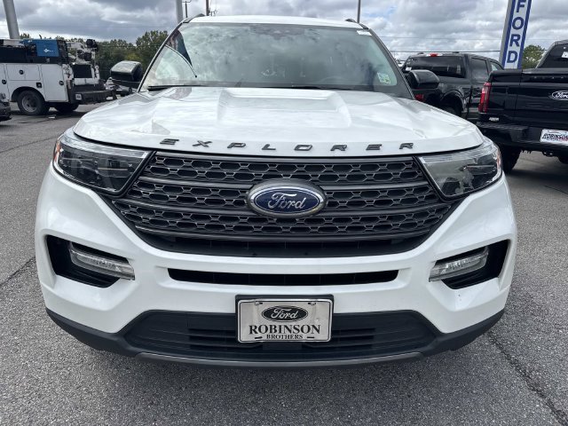 Used 2022 Ford Explorer XLT w/ Equipment Group 202A RWD image 2