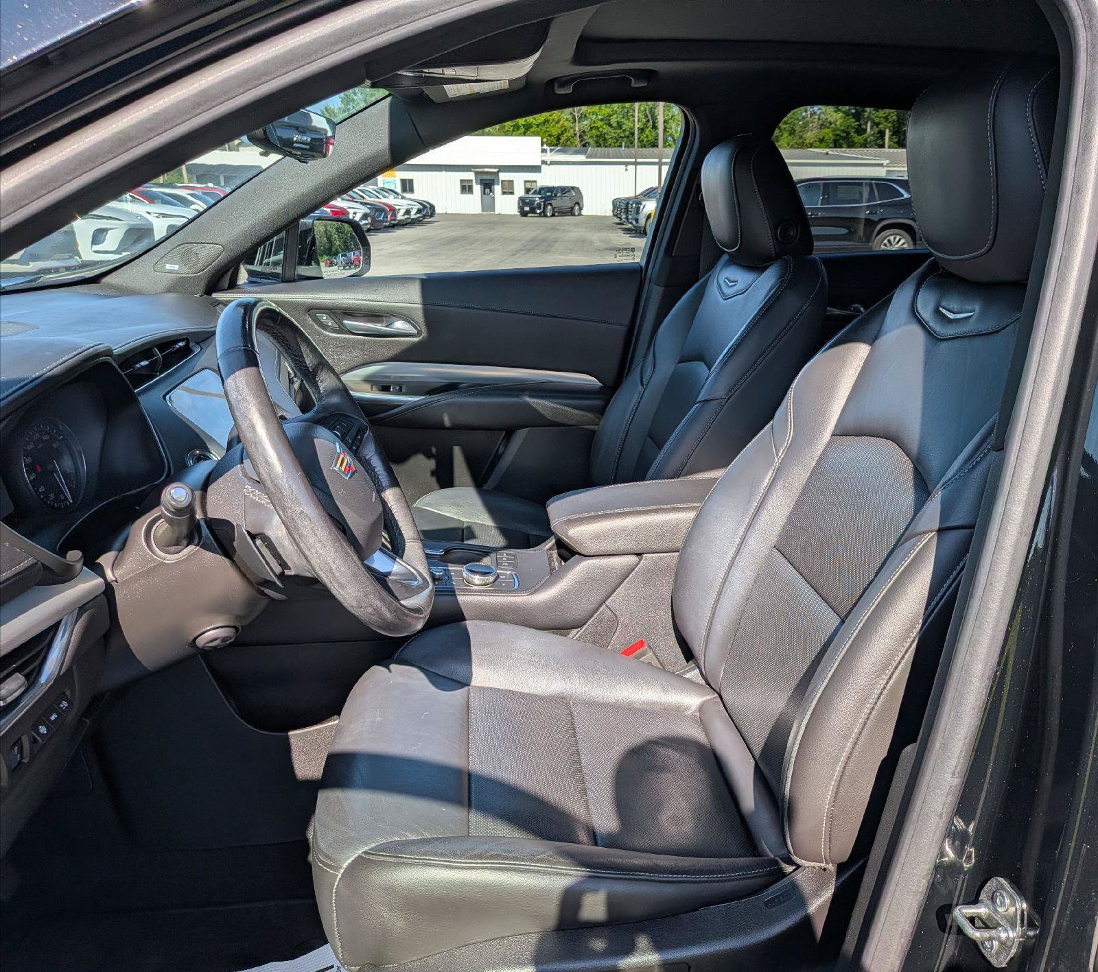 Used 2019 Cadillac XT4 Premium Luxury FWD image 11