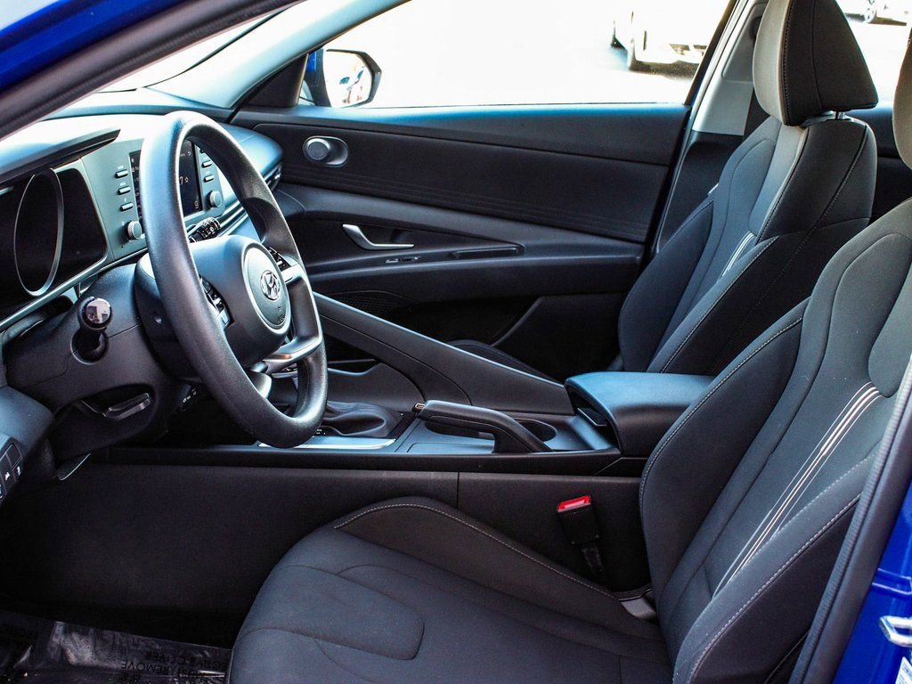 Used 2023 Hyundai Elantra SEL image 31