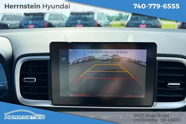 Used 2024 Hyundai Venue SEL FWD image 19
