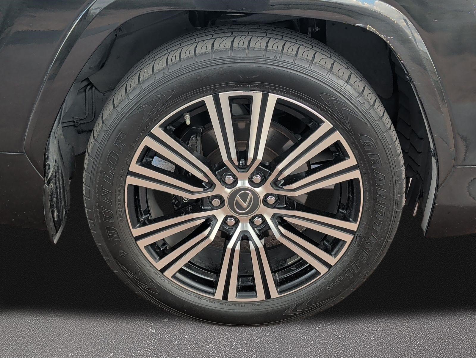 Used 2022 Lexus LX 600 4WD w/ Appearance Package image 7