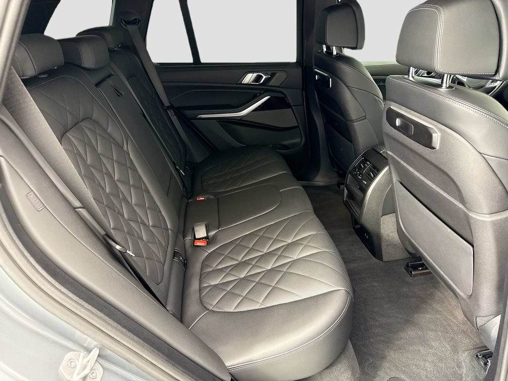 Used 2024 BMW X5 M60i AWD/4WD image 21