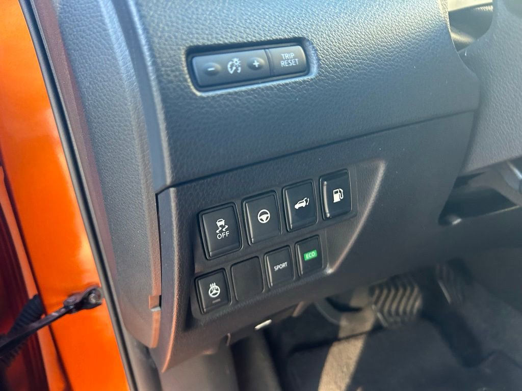 Used 2020 Nissan Rogue SV w/ Sun & Sound Touring Package image 49