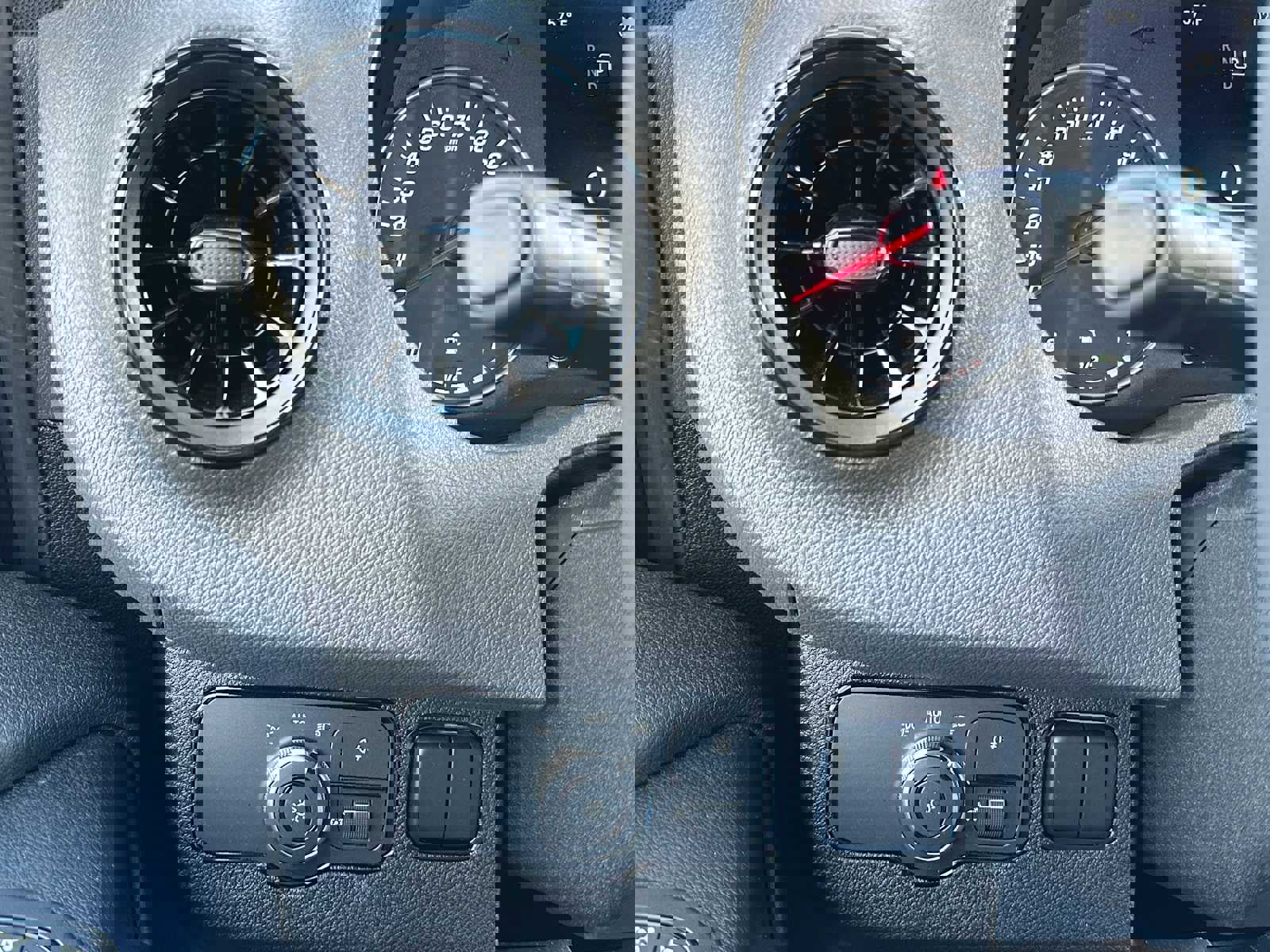 Used 2023 Mercedes-Benz Sprinter 1500 image 31