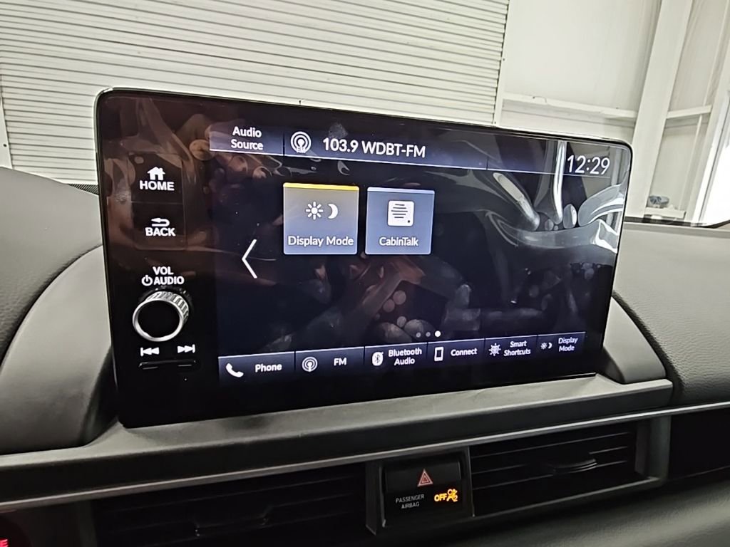 Used 2025 Honda Pilot EX-L image 17