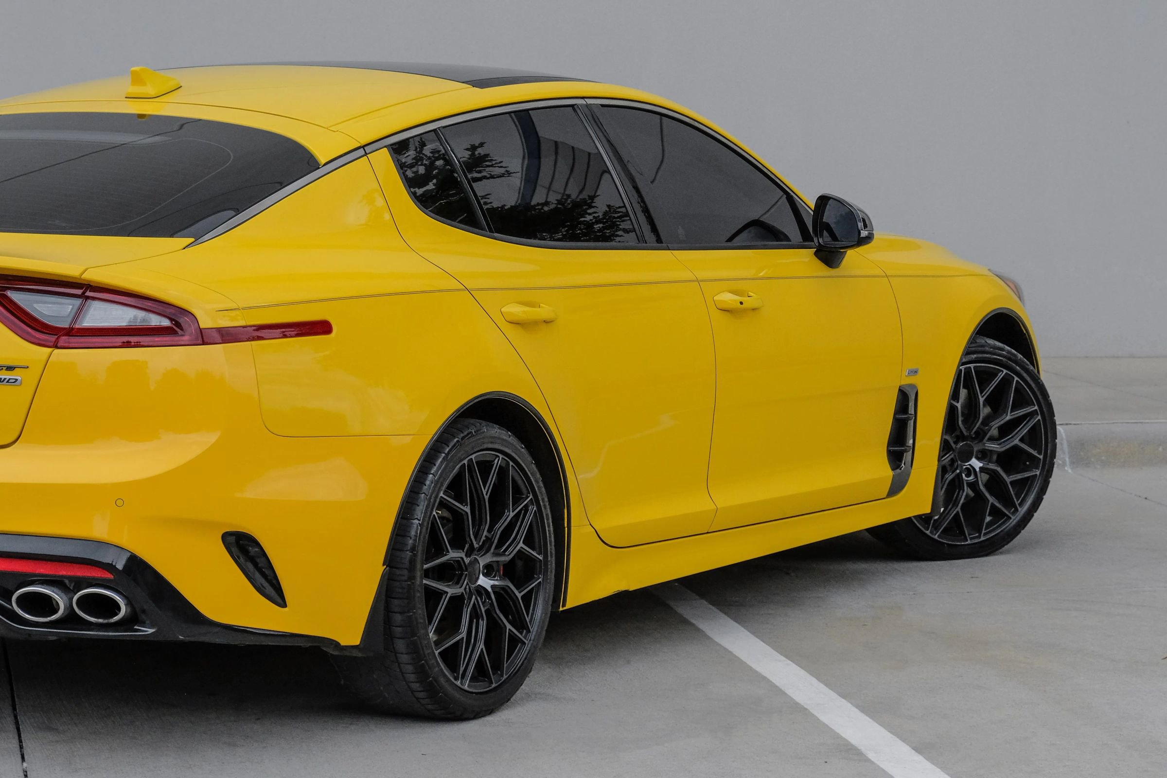 Used 2018 Kia Stinger GT2 AWD/4WD image 6