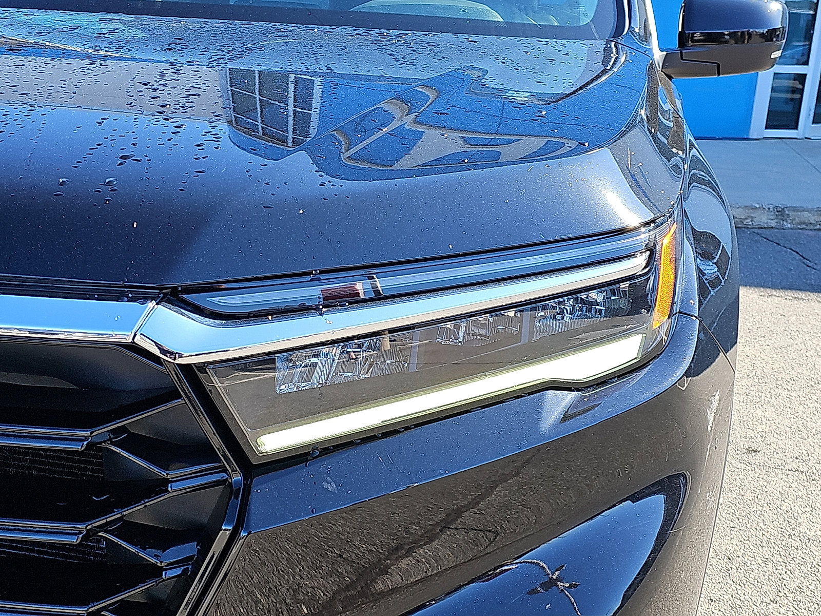 Used 2023 Honda Pilot Touring image 9