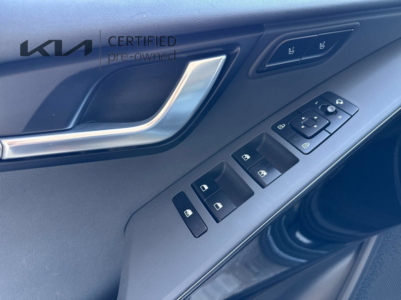 Certified 2024 Kia Niro Wave w/ Wave Preserve Package FWD image 12