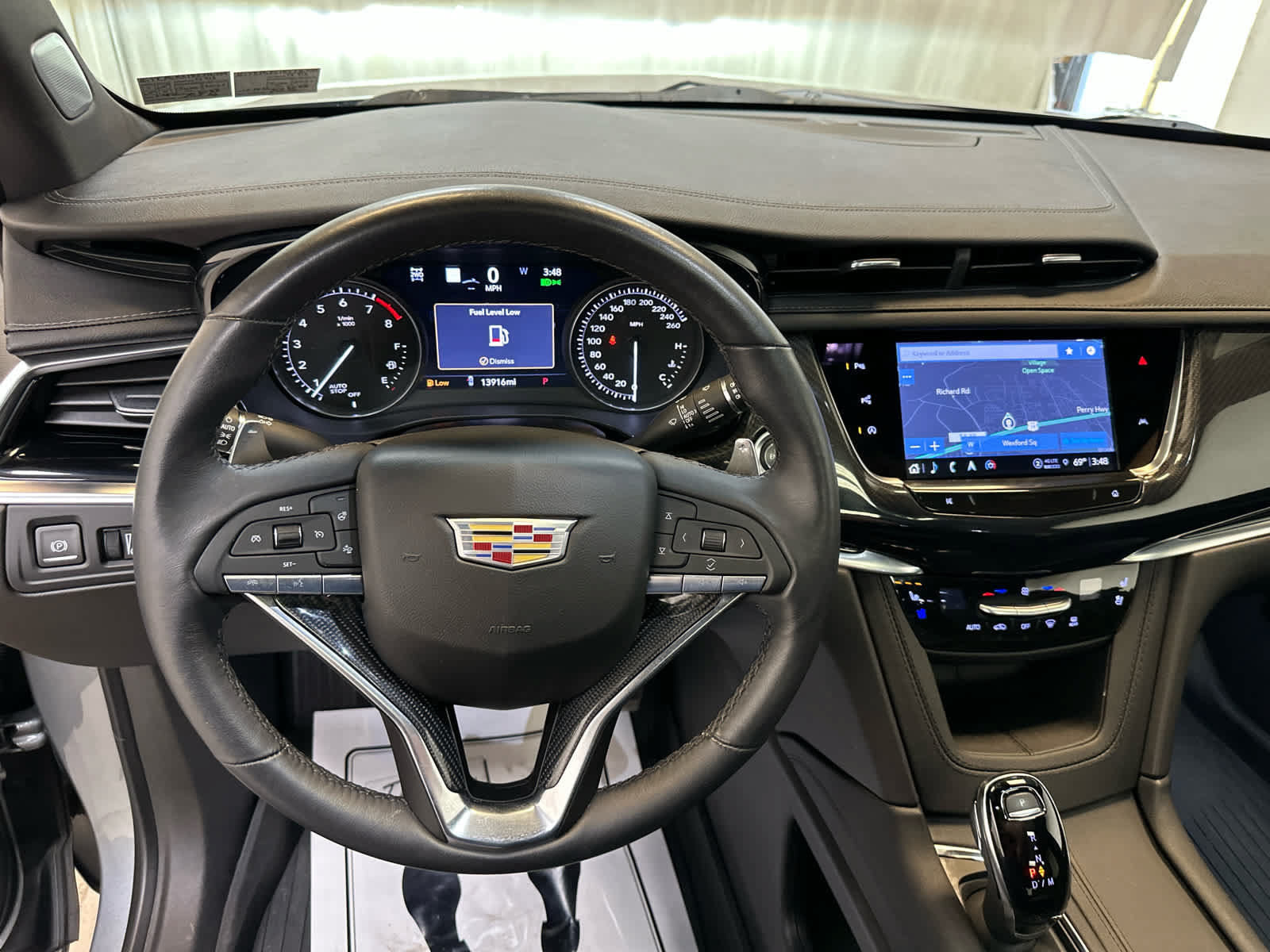Used 2024 Cadillac XT6 Sport w/ Technology Package AWD/4WD image 3