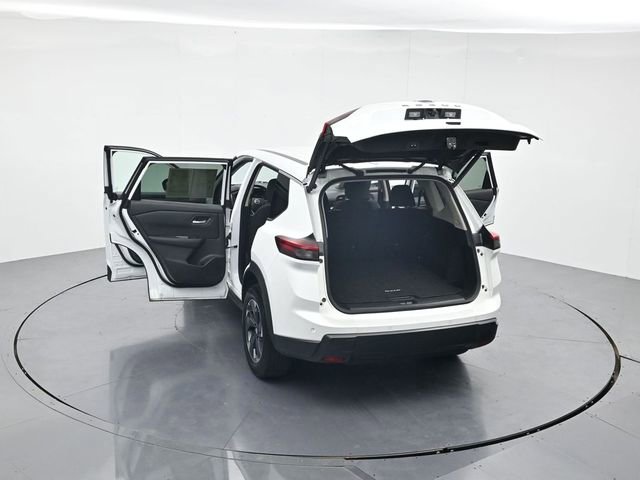 Used 2025 Nissan Rogue SV image 44