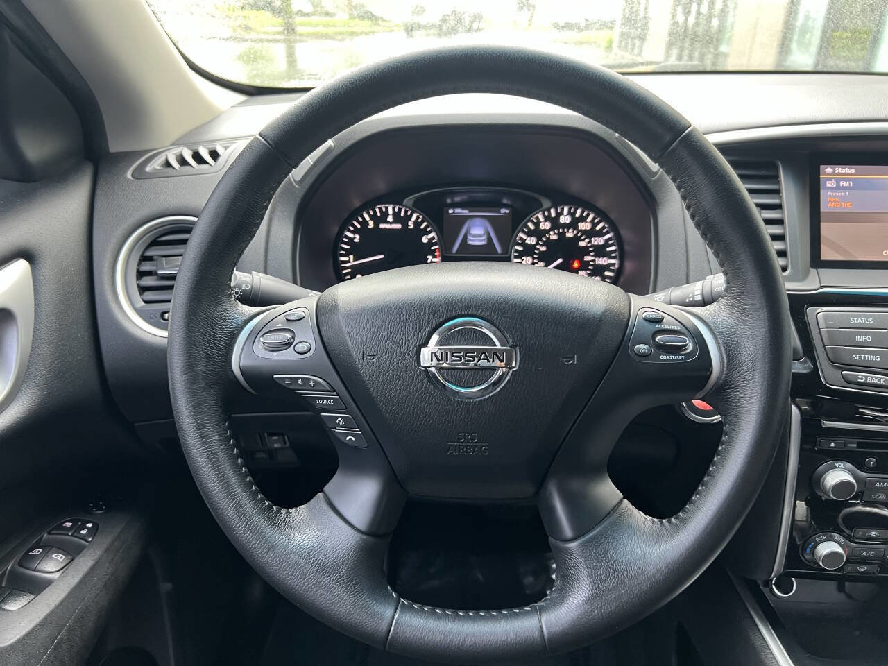 Used 2014 Nissan Pathfinder SV FWD image 17