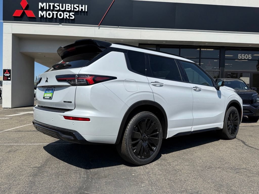 New 2026 Mitsubishi Outlander SEL Black Edition FWD image 12