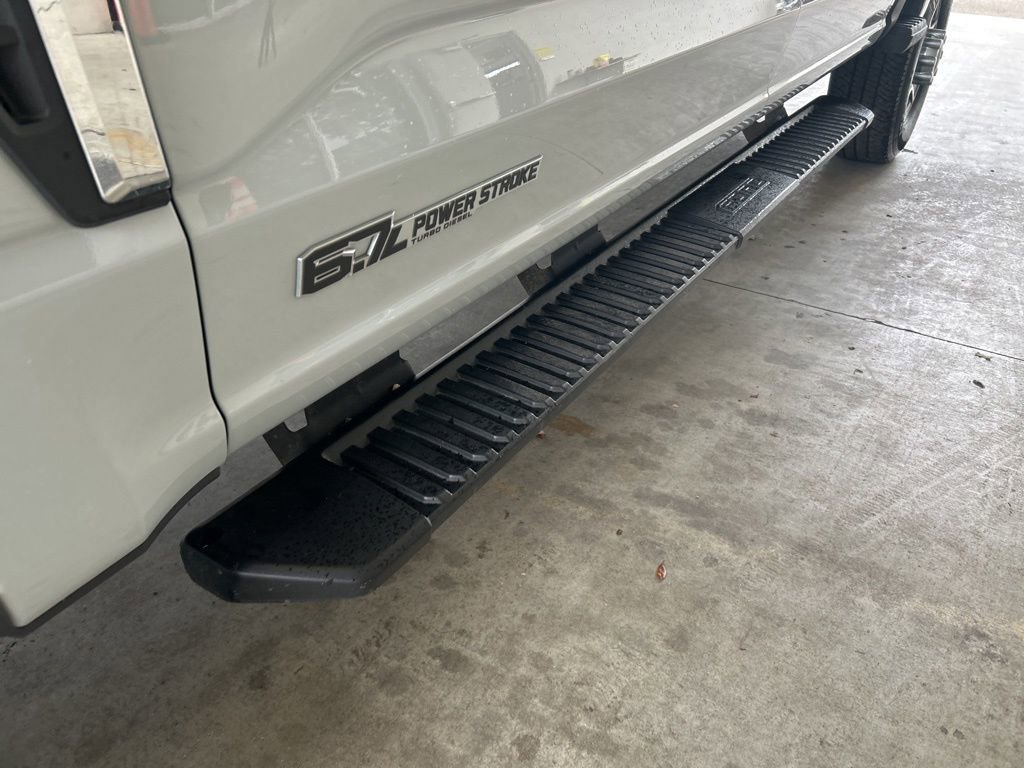 Used 2025 Ford F350 Lariat image 15