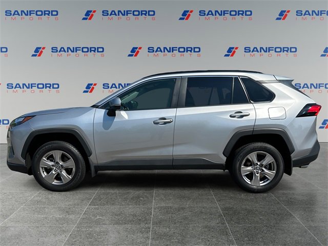 Used 2022 Toyota RAV4 XLE image 2