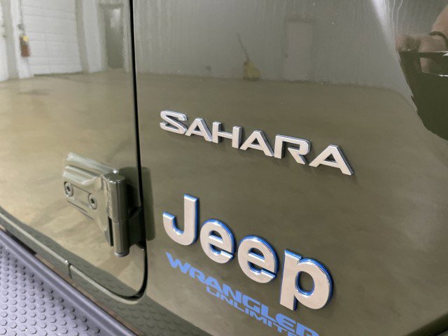 Used 2021 Jeep Wrangler Unlimited Sahara w/ Cold Weather Group AWD/4WD image 27