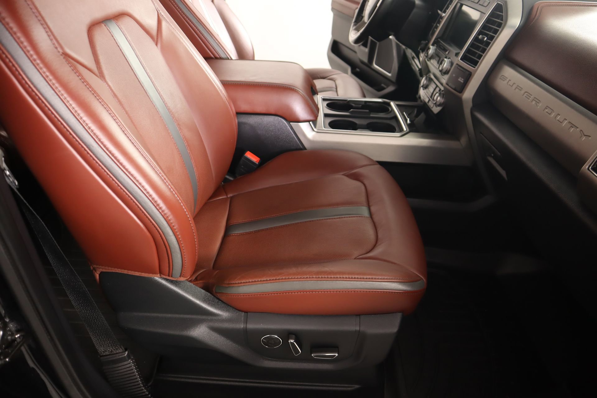 Used 2020 Ford F250 Platinum w/ FX4 Off-Road Package image 14