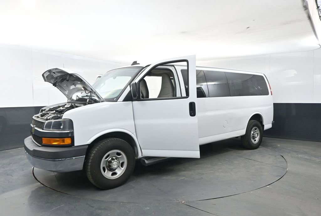 Used 2019 Chevrolet Express 3500 LT w/ LT Preferred Equipment Group image 26