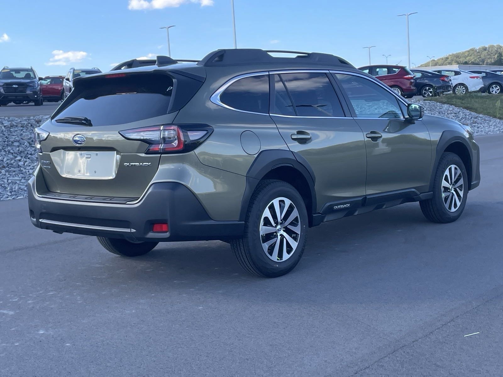 Certified 2025 Subaru Outback Limited AWD/4WD image 2