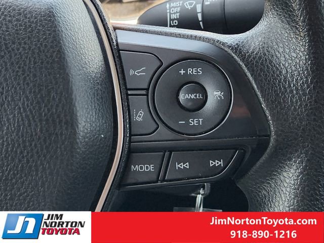 Used 2019 Toyota Camry LE FWD image 30