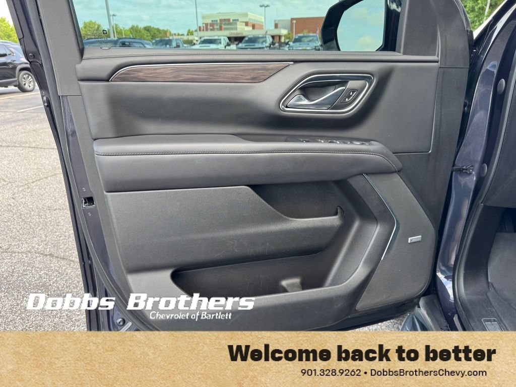 Used 2023 Chevrolet Suburban LT RWD image 14