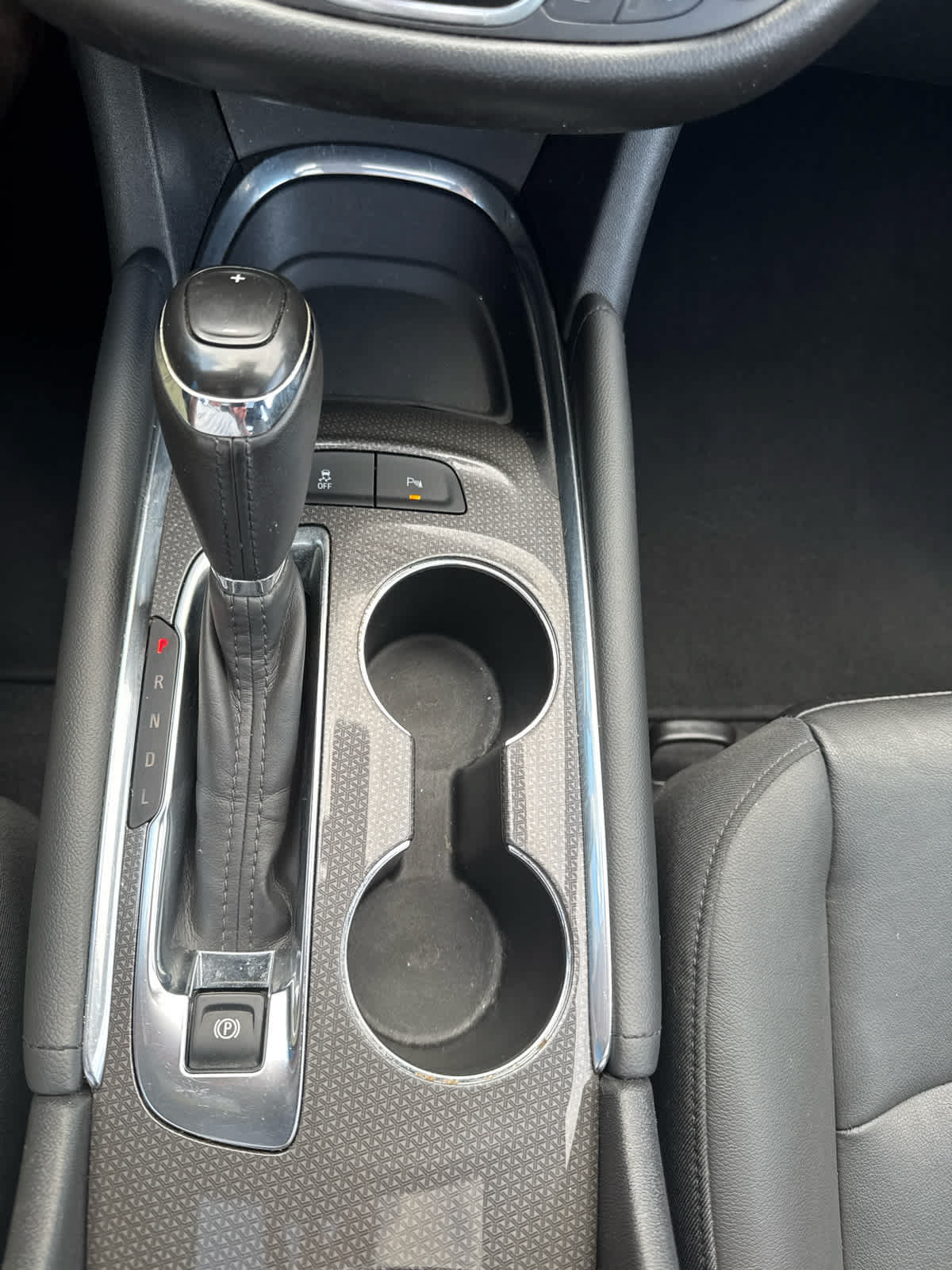 Used 2019 Chevrolet Malibu Hybrid w/ Leather Package FWD image 25