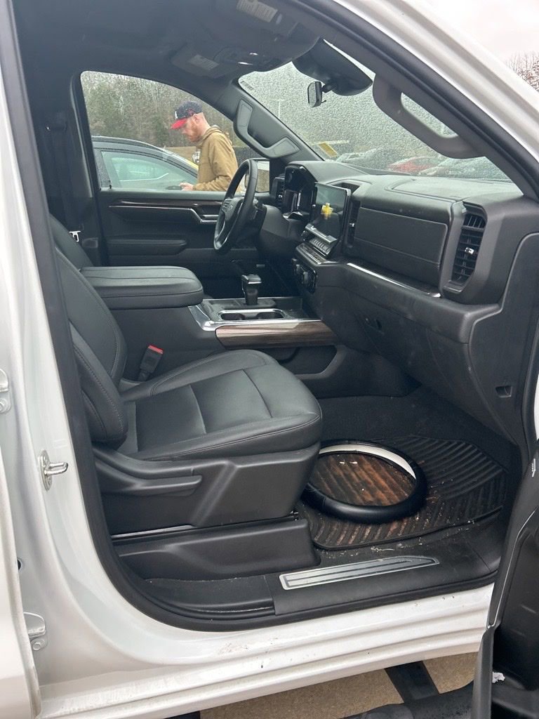 Used 2024 Chevrolet Silverado 1500 RST w/ Rally Edition image 9