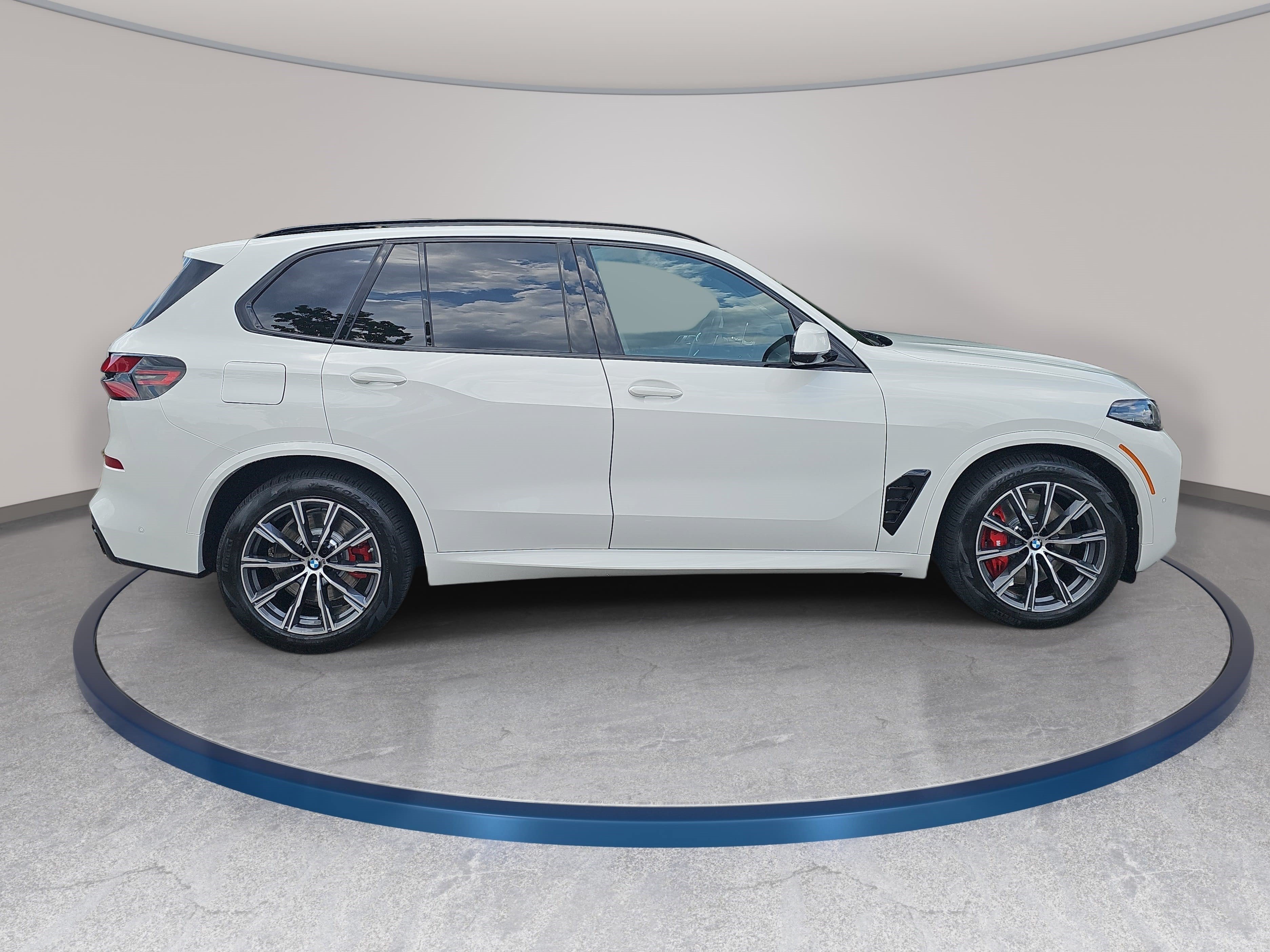 New 2026 BMW X5 xDrive50e w/ Executive Package AWD/4WD image 4