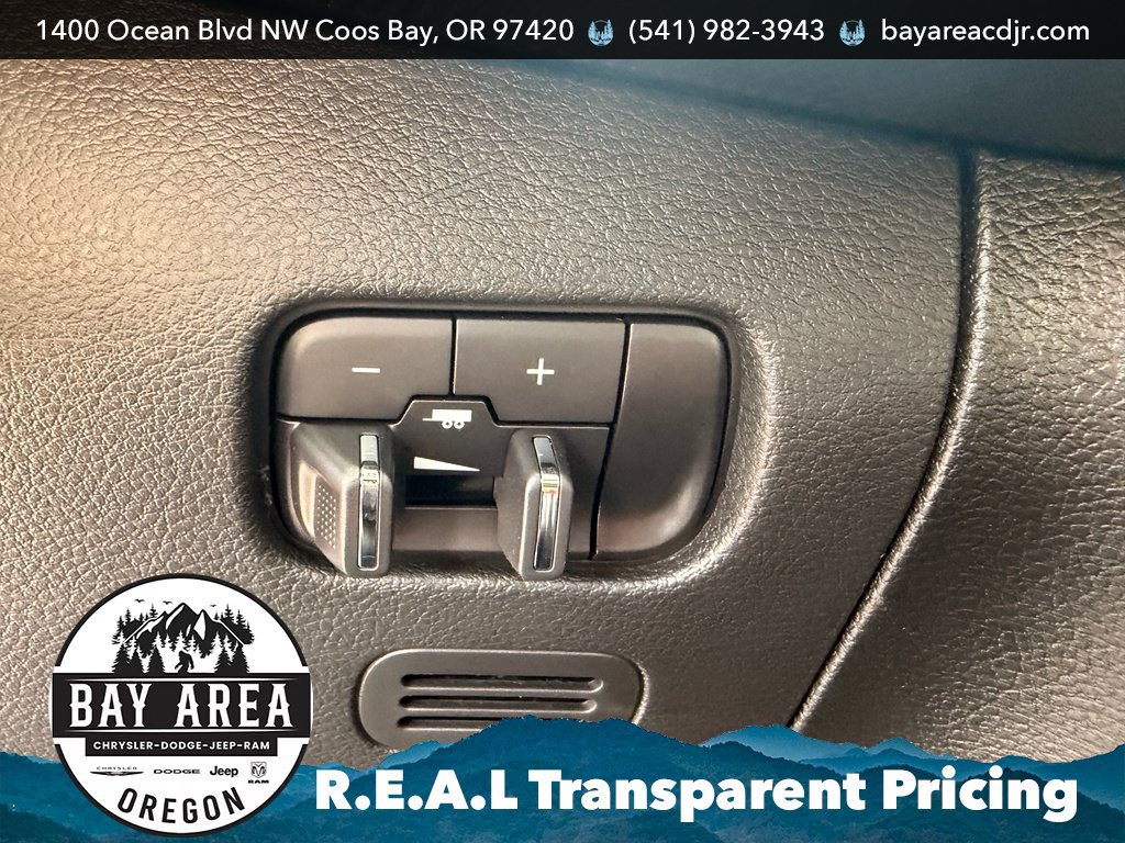Used 2025 Jeep Wagoneer Series III w/ Premium Group I AWD/4WD image 21