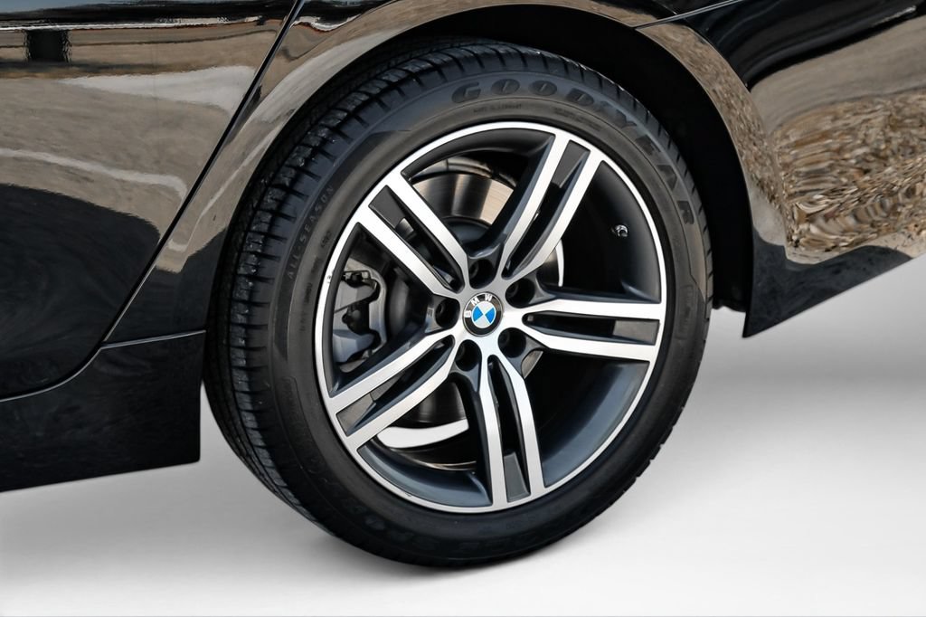 Used 2021 BMW 530i w/ Convenience Package RWD image 56