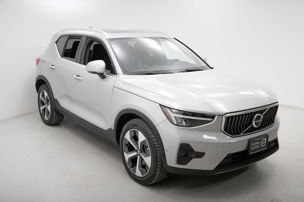 Used 2023 Volvo XC40 B5 Ultimate w/ Protection Package Premier image 4
