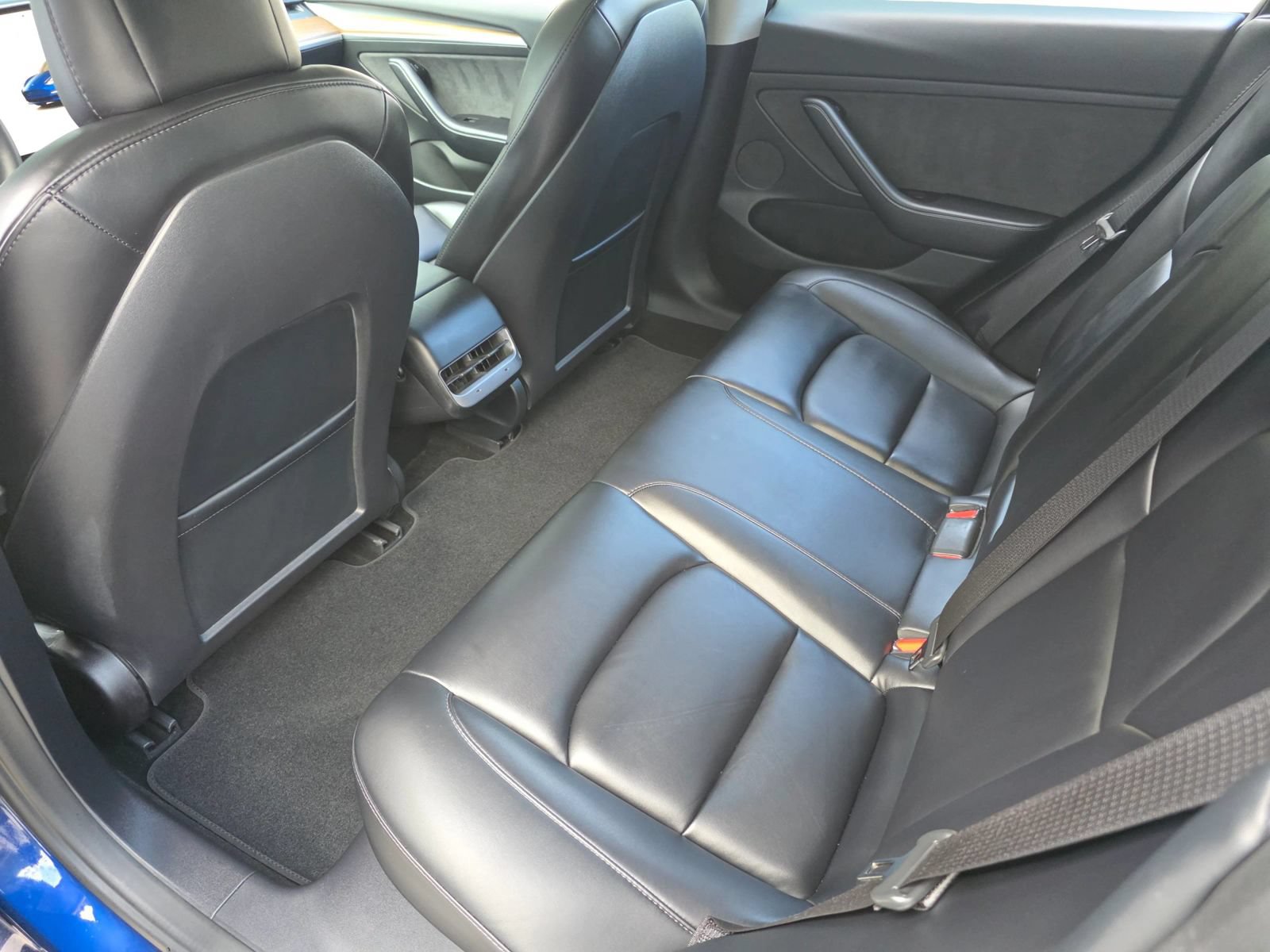Used 2022 Tesla Model 3 Long Range AWD/4WD image 32