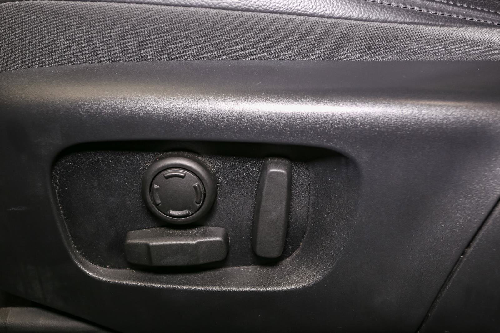 Used 2023 Land Rover Range Rover Evoque S image 46