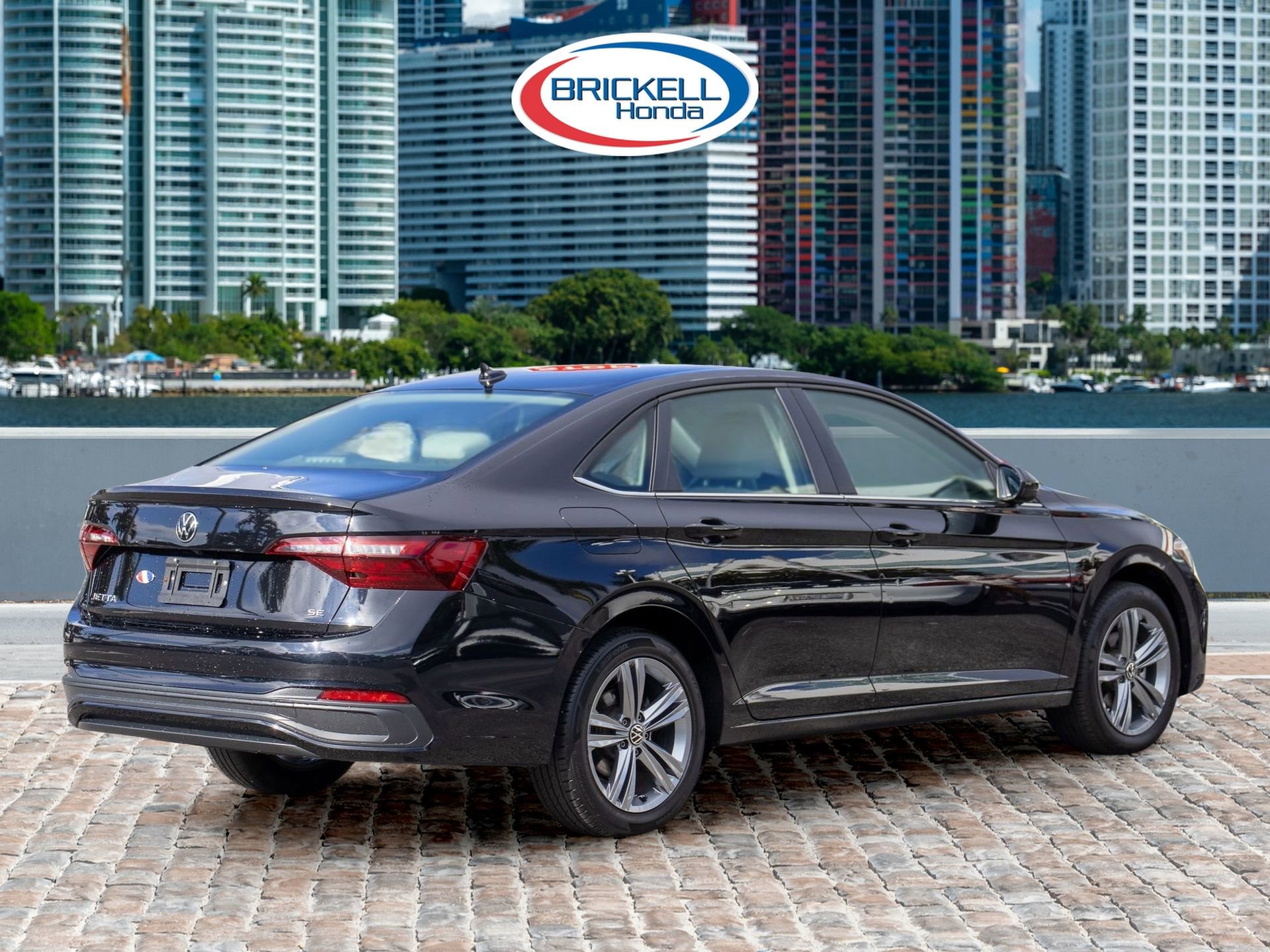 Used 2023 Volkswagen Jetta SE image 5