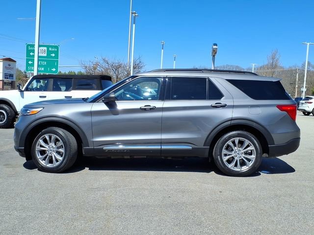 Used 2022 Ford Explorer XLT w/ Equipment Group 202A AWD/4WD image 2