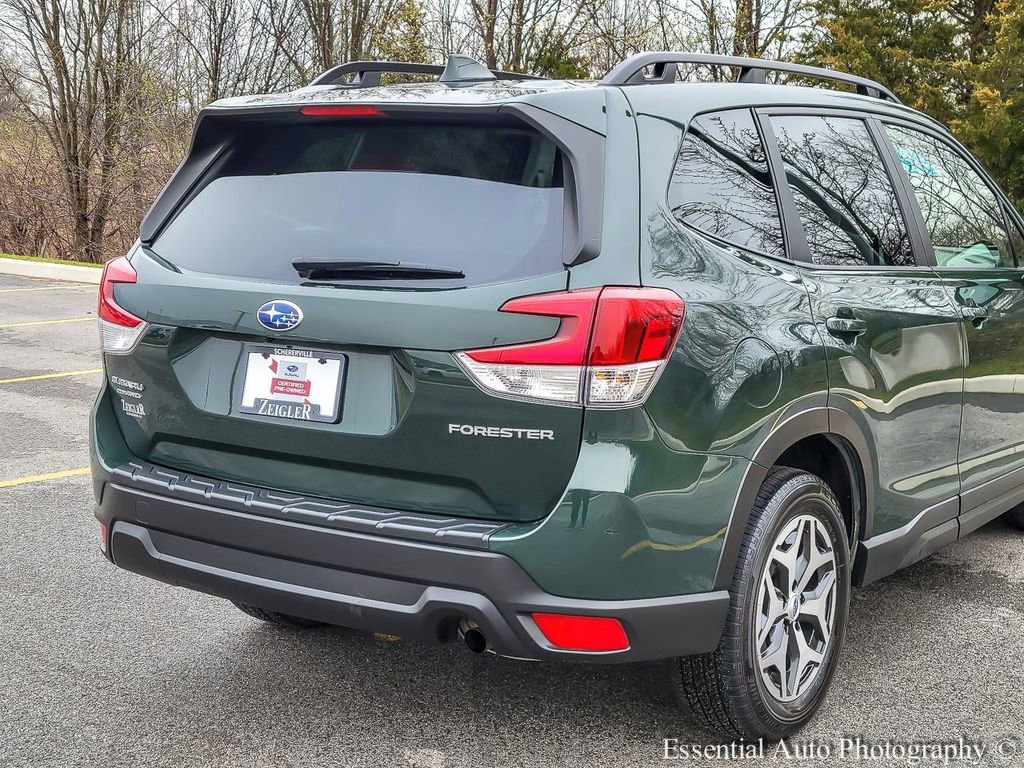 Certified 2023 Subaru Forester Premium AWD/4WD image 6