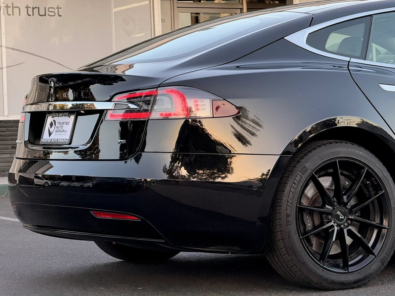 Used 2016 Tesla Model S 75 RWD image 9