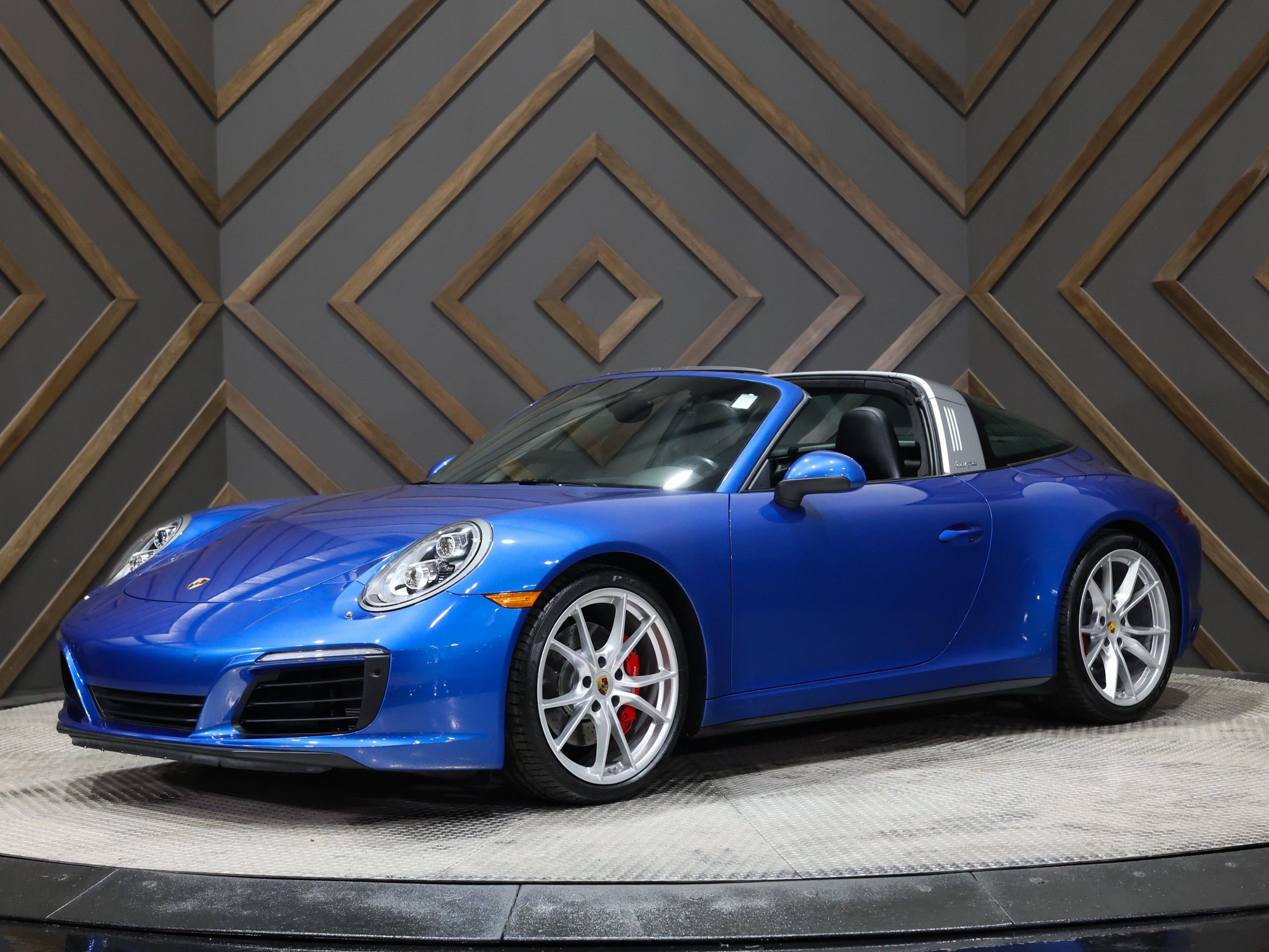 Used 2017 Porsche 911 Targa 4S image 13