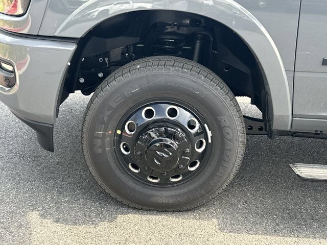 New 2026 RAM 3500 Limited AWD/4WD image 12