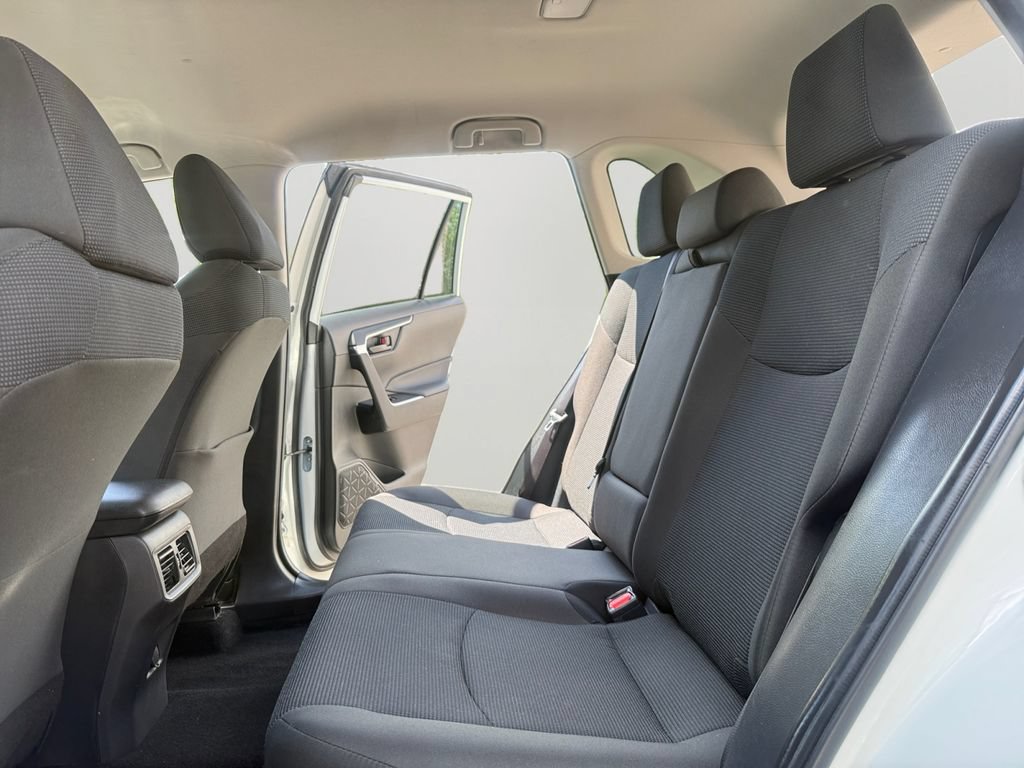 Used 2025 Toyota RAV4 LE AWD/4WD image 24