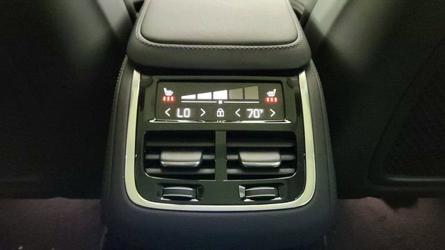 New 2026 Volvo XC90 T8 Ultra w/ Lounge Package AWD/4WD image 32