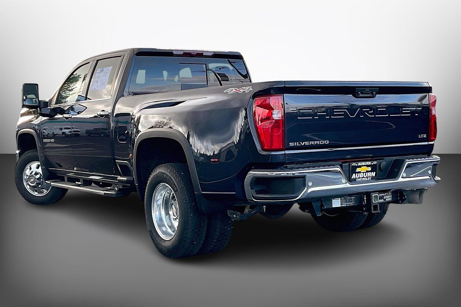 Used 2024 Chevrolet Silverado 3500 LTZ w/ LTZ Convenience Package image 12