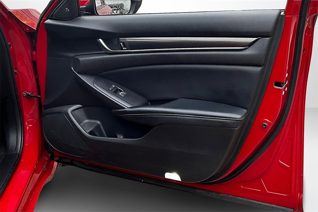 Used 2018 Honda Accord Sport image 26
